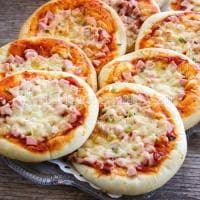 Пицца с колбасой и фаршем